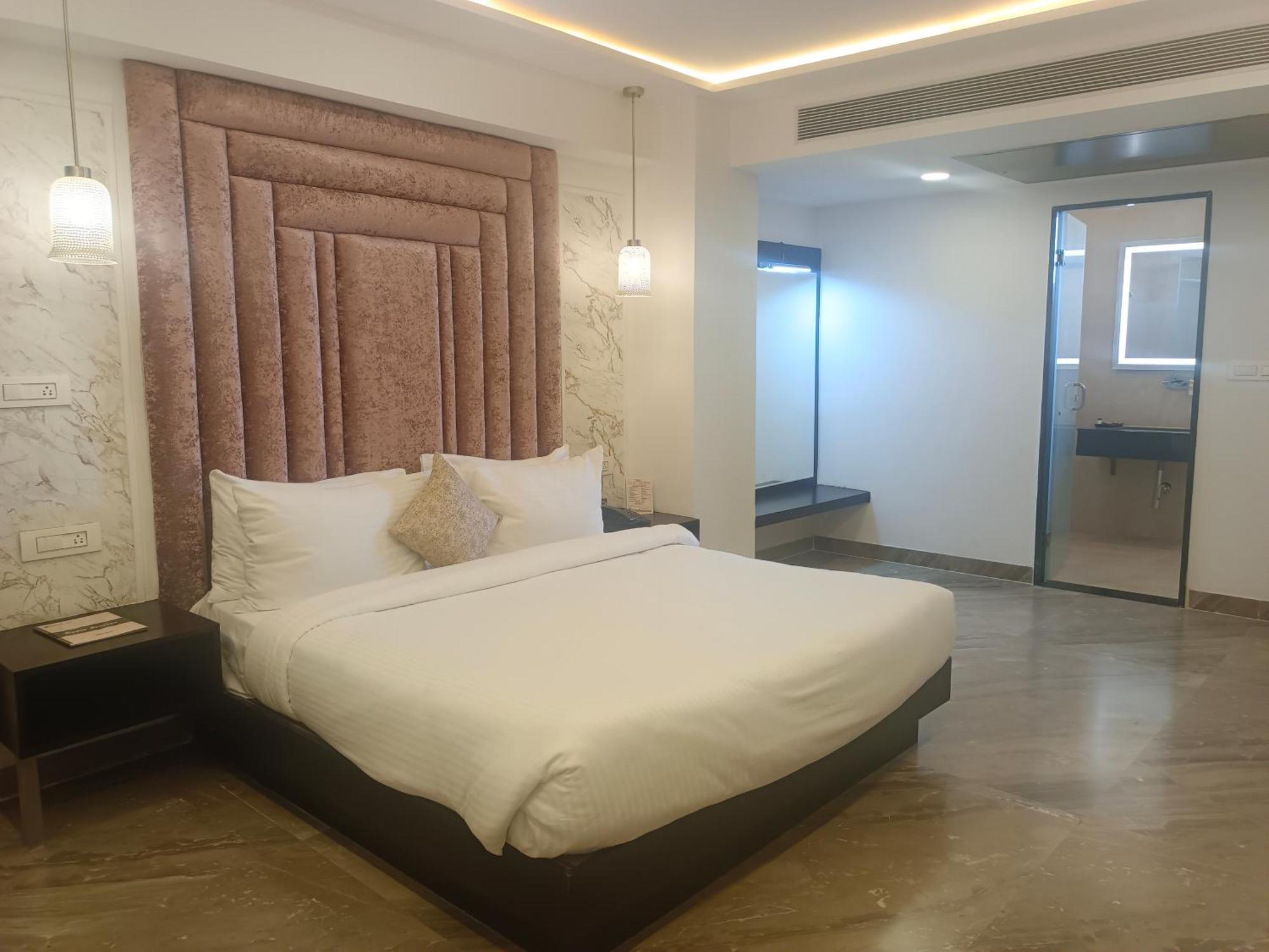 ג'אבלפור Hotel Kadamb Tree מראה חיצוני תמונה