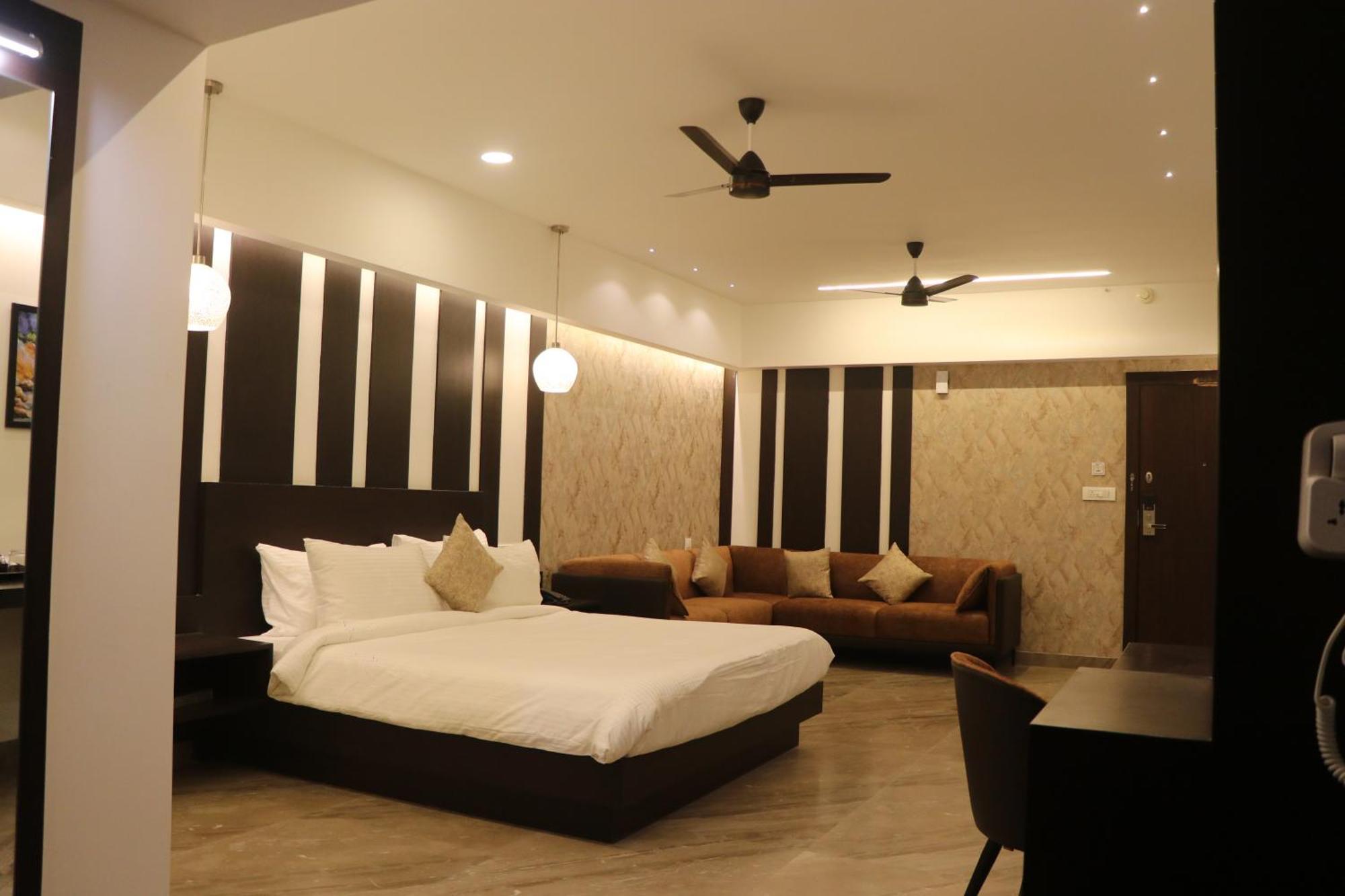 ג'אבלפור Hotel Kadamb Tree מראה חיצוני תמונה