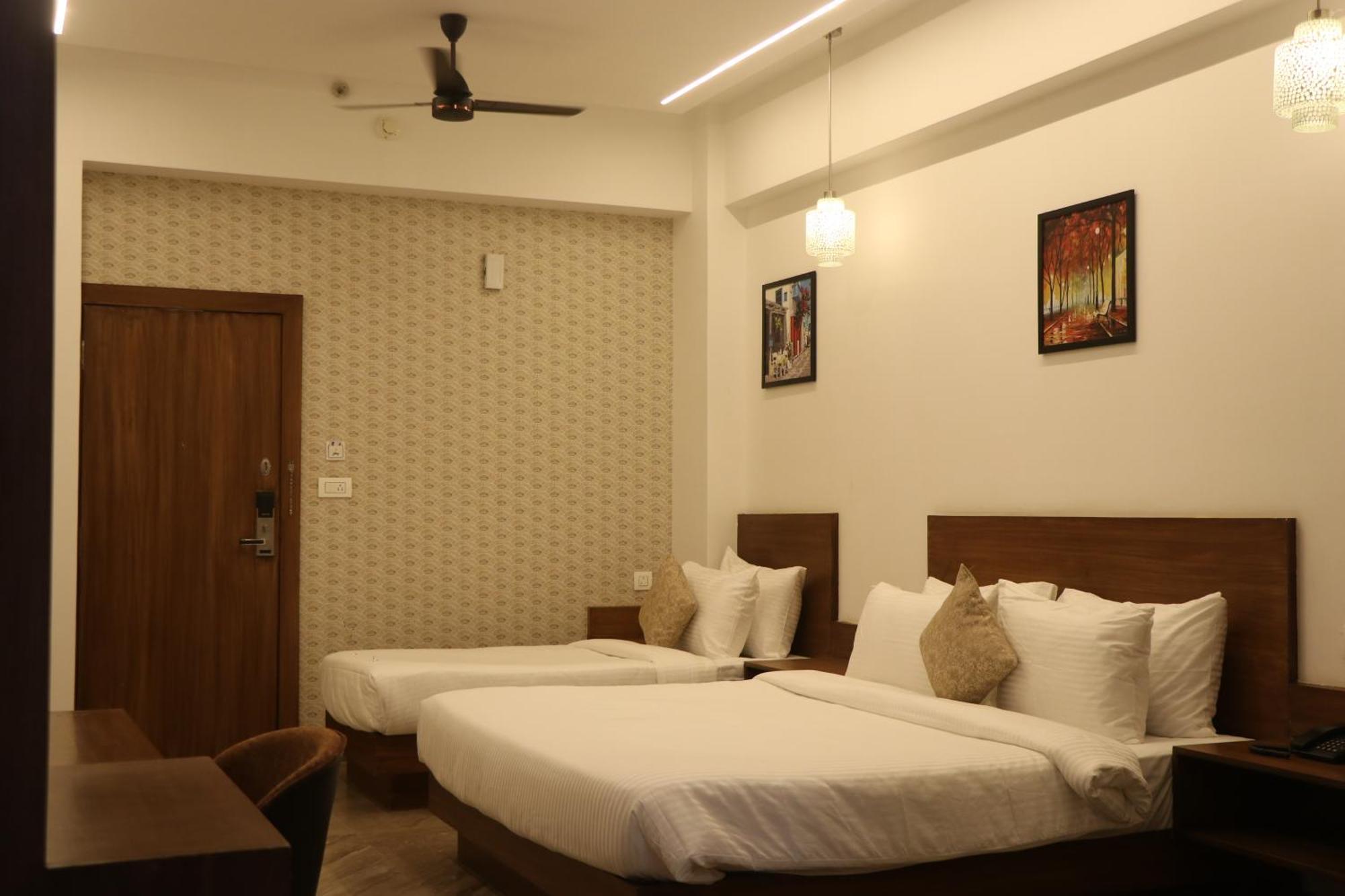 ג'אבלפור Hotel Kadamb Tree מראה חיצוני תמונה